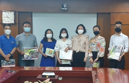 Đồng hành cùng con đến trường mùa Trung thu đặc biệt 2021